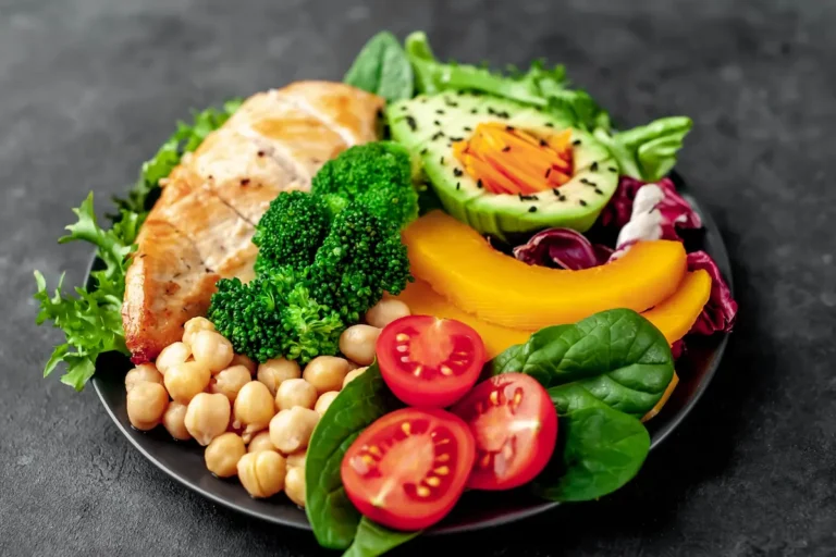 HOW TO MANAGE DIABETES WITH THE RIGHT FOOD CHOICES